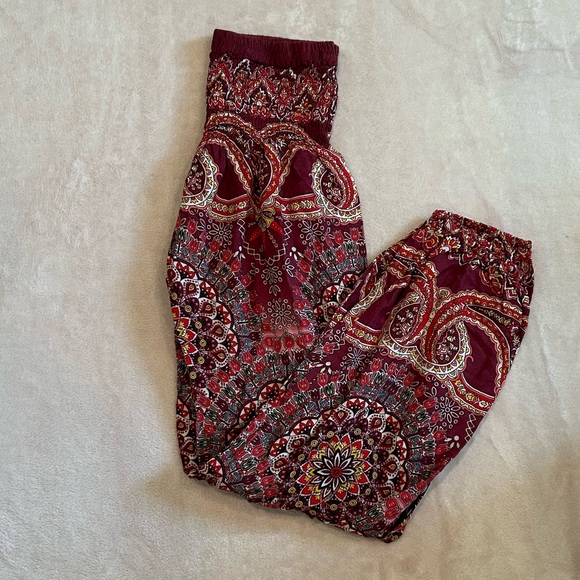 Earthbound Red Paisley Pants- Small - Picture 2 of 3